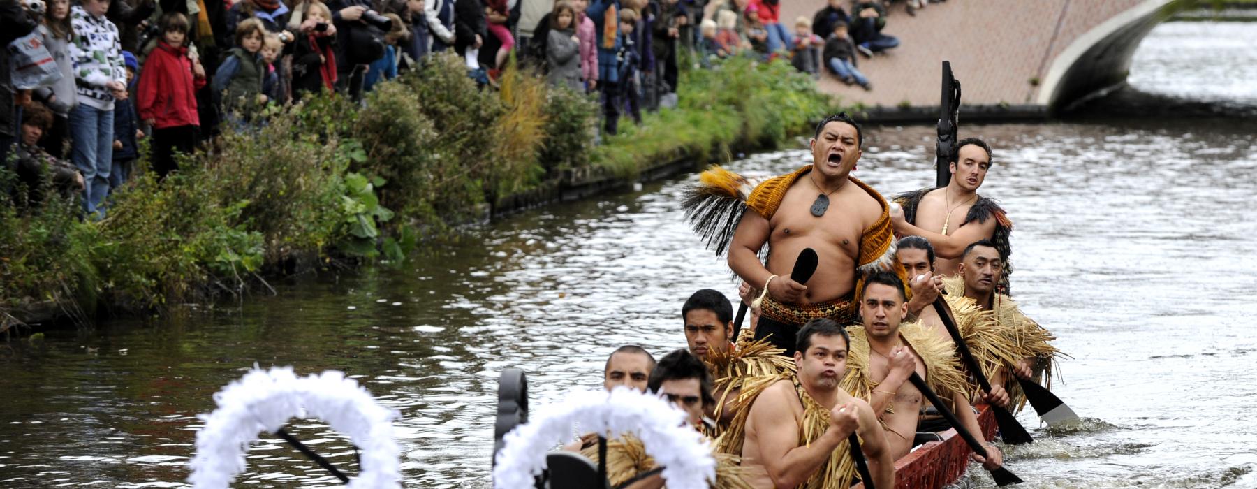 Maori Waka in Leiden - RCMC