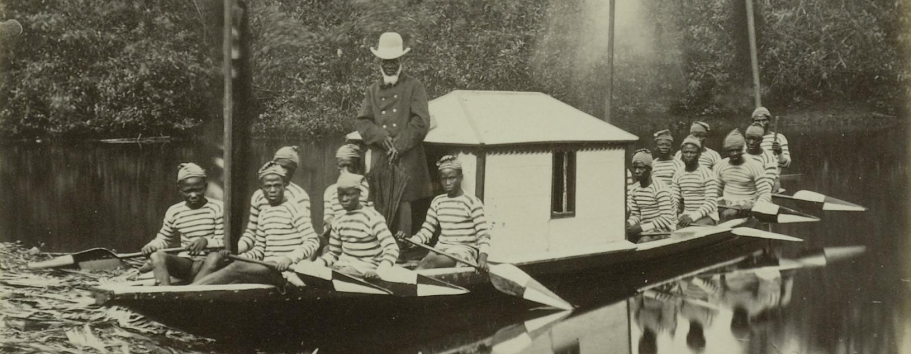 Riverboat with Kru-men as rowers, Angola, photograph by J.A. (José Augusto) da Cunha Moraes, ca 1870. RV-A274-40, part of the 1883 donation by J.W. Regeer.